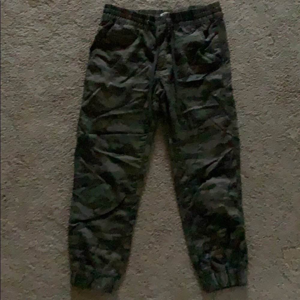 Levi camo jogger drawstring pants
